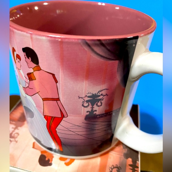WALT DISNEY’S CLASSIC CINDERELLA VTG 1990’s DISNEY STORE EXCLUSIVE CERAMIC MUG - Picture 6 of 14